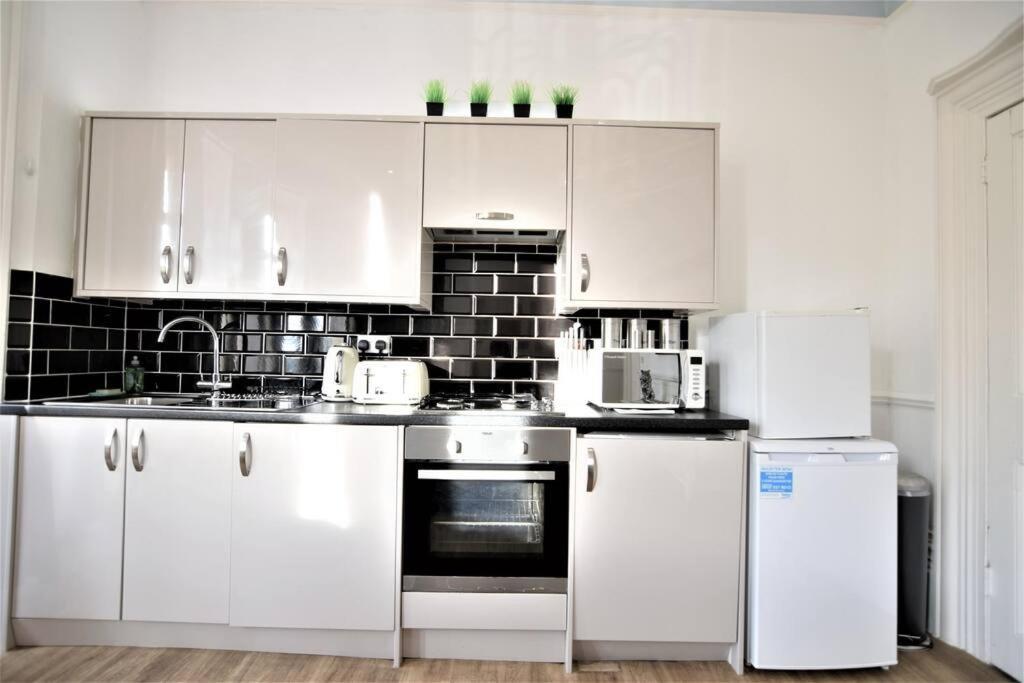 Flash Sales Offer - Any Week Day No Minimum Night Restrictions Central Hove 1 Bedroom Flat Bn38Bru02 Exterior foto